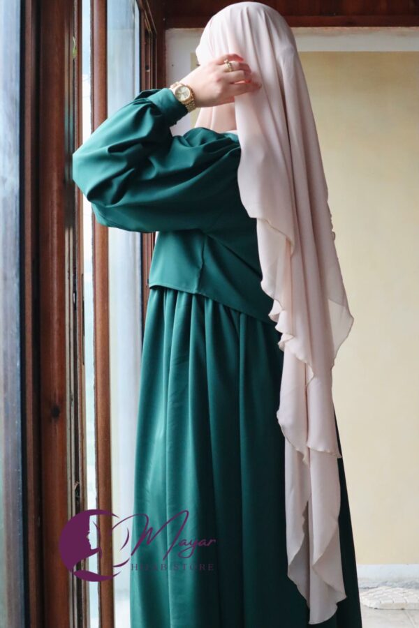 Jilbab femme sJilbab femme sans manches et haut deux pièces Yara Vert royaleans manches et haut deux pièces Yara Vert royale 1.2